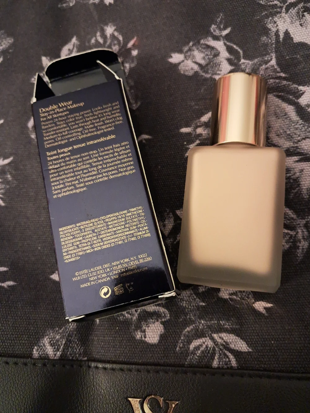 Estee Lauder Double Wear Foundation - Ivory Nude (1N1) - Cream